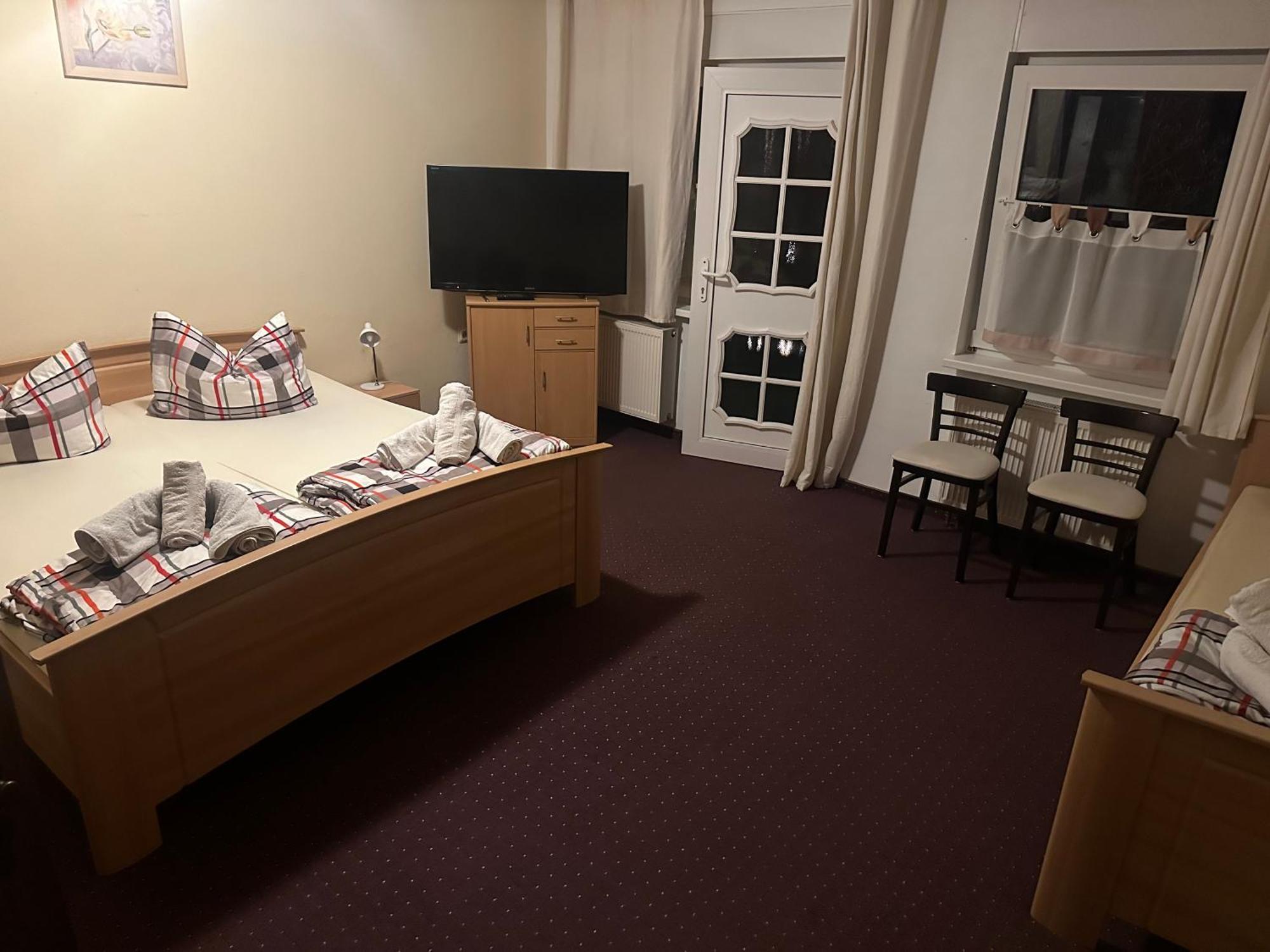 Motel Zur Festwiese Gierstädt Exterior foto