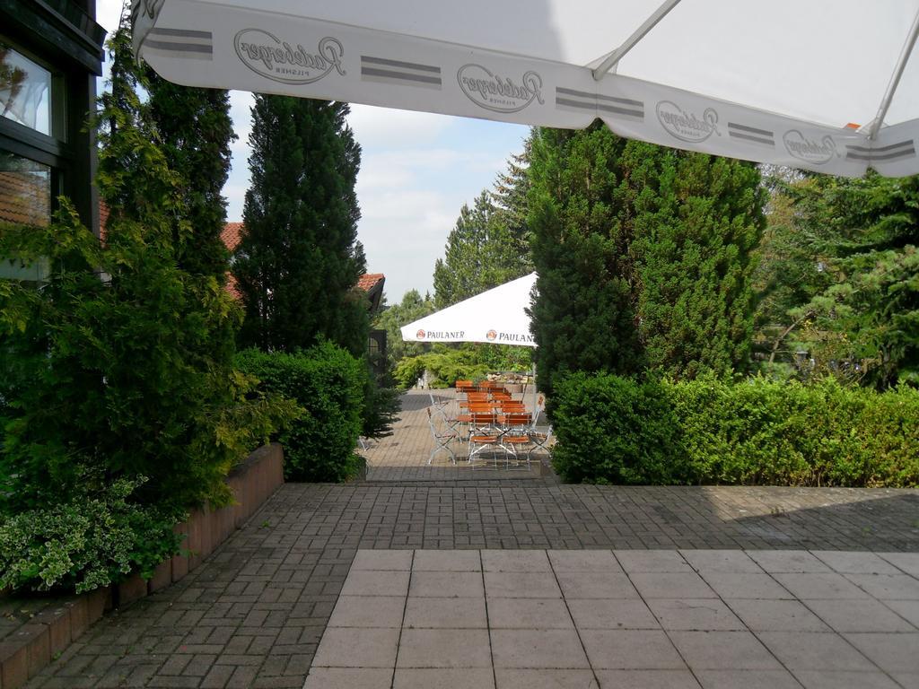 Motel Zur Festwiese Gierstädt Exterior foto