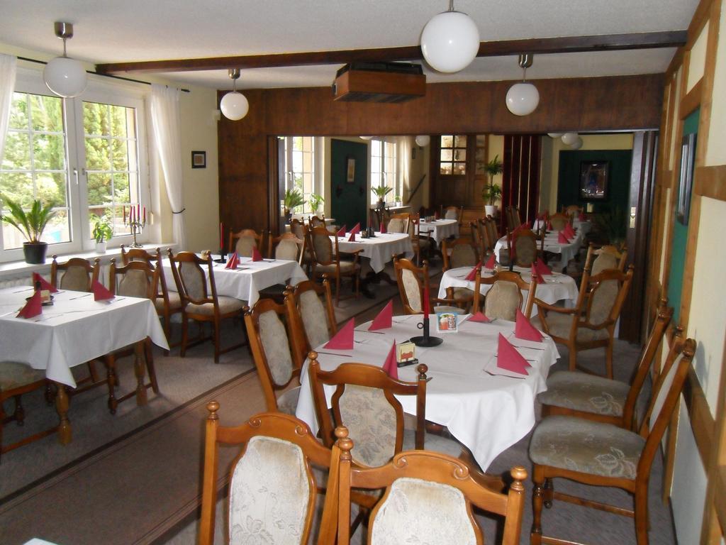 Motel Zur Festwiese Gierstädt Exterior foto