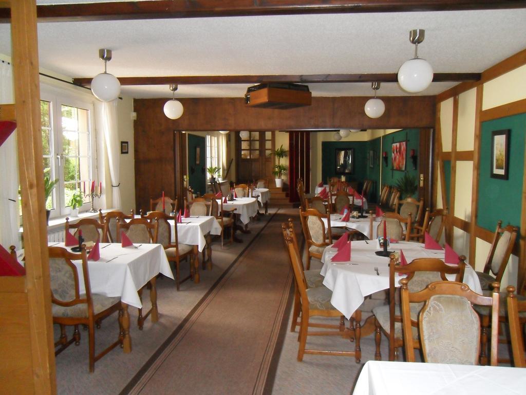 Motel Zur Festwiese Gierstädt Exterior foto